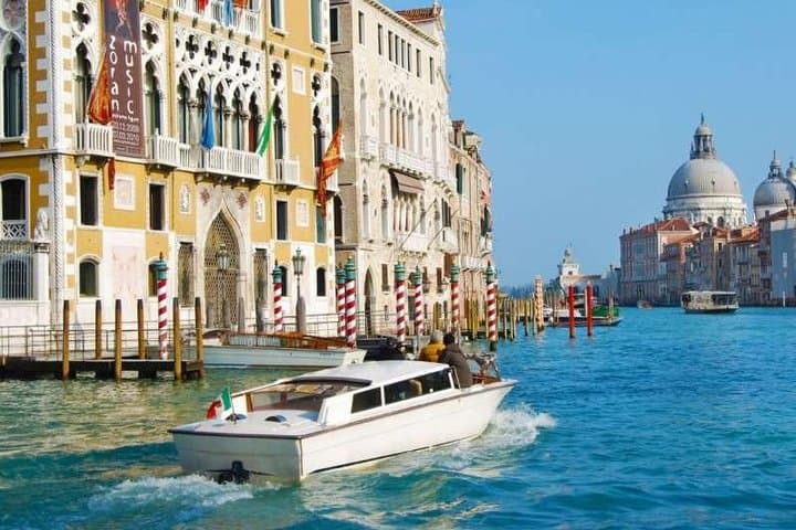 Private 4-Hour Grand Canal Tour: Murano & Burano by Boat