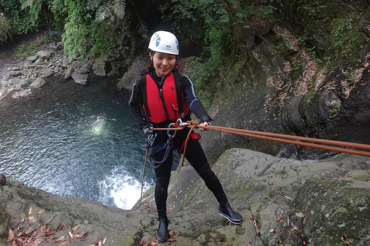 Yi-Hsin Creek Canyoning: Full-Day Waterfalls, Rappels & Water Jumps from Taipei photo 2
