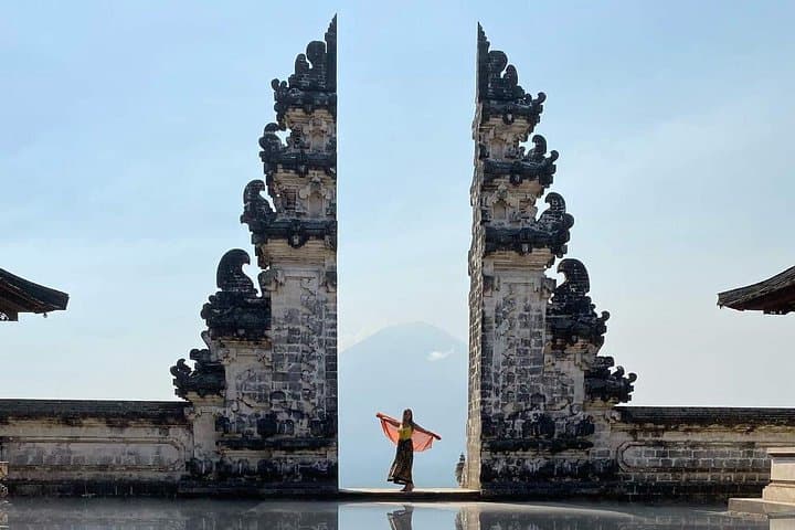 Sunrise at Lempuyang Gate and Tirta Gangga Water Palace photo 1