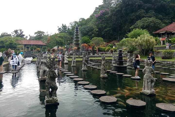 Sunrise at Lempuyang Gate and Tirta Gangga Water Palace photo 2