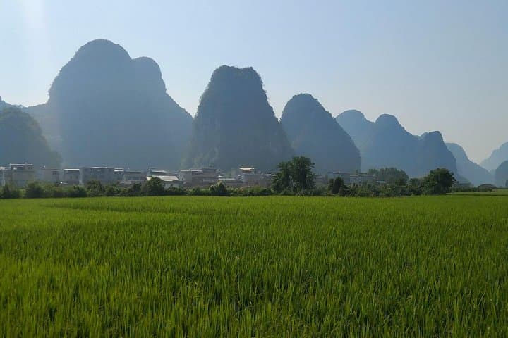 5-Day Guilin & Yangshuo Adventure: Li River Cruise, Xianggong Hill, and Longji Rice Terraces photo 3
