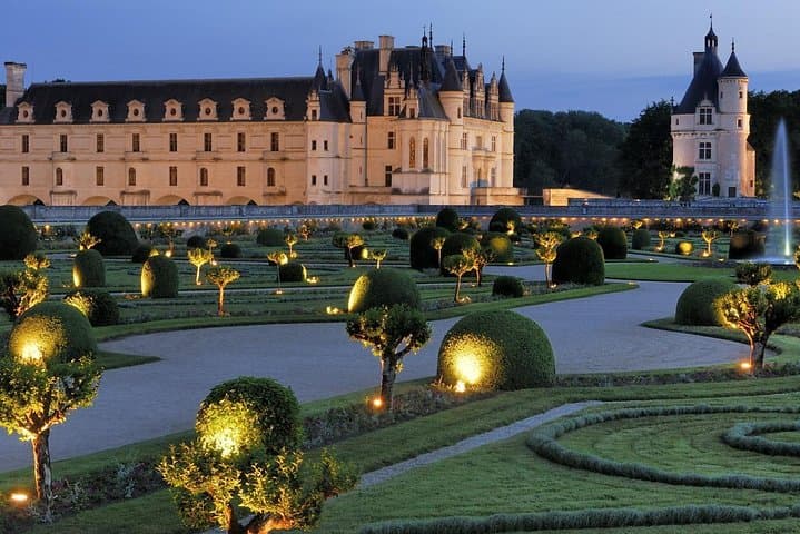 Private Loire Valley Castles Day Trip from Paris — Chambord, Chenonceau & Amboise photo 4