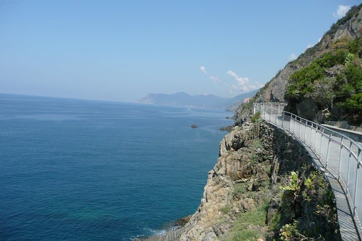 Cinque Terre Day Trip from Florence: Deluxe Minivan & Coastal Hike photo 3