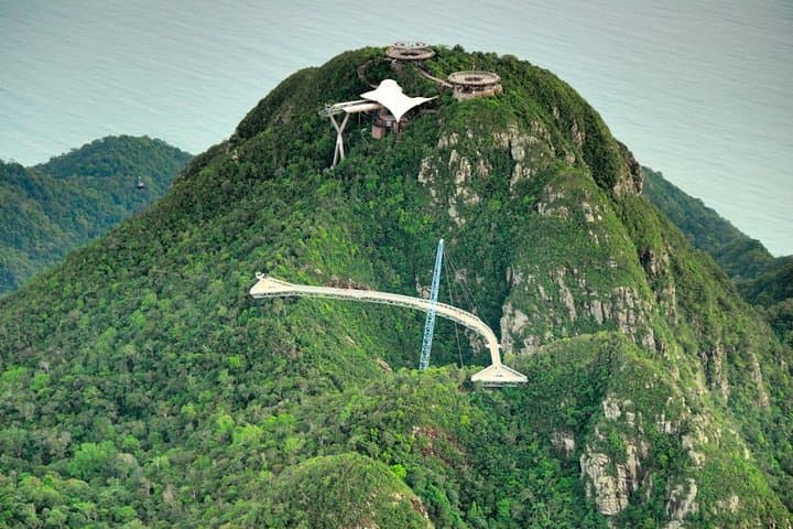 Private Langkawi Day Tour: Cable Car, Eagle Square & Mahsuri Tomb photo 4