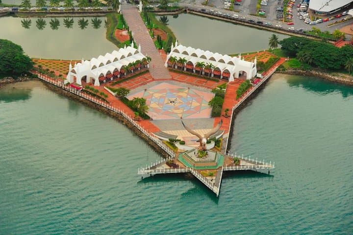 Private Langkawi Day Tour: Cable Car, Eagle Square & Mahsuri Tomb photo 5