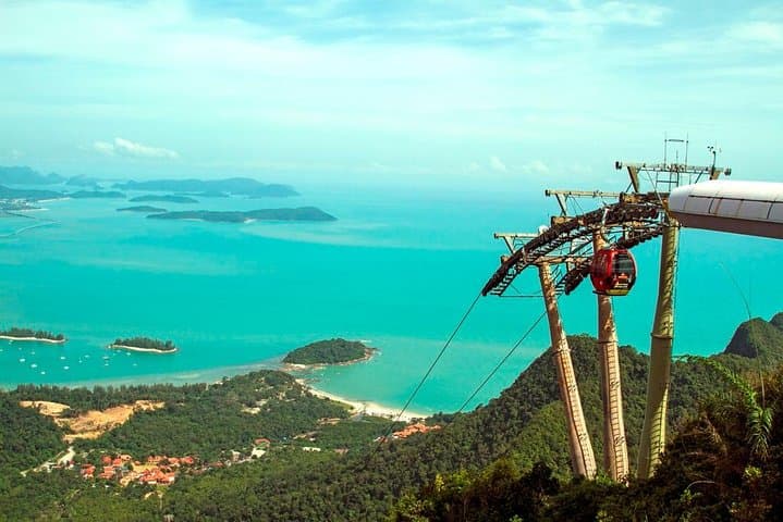 Private Langkawi Day Tour: Cable Car, Eagle Square & Mahsuri Tomb photo 6