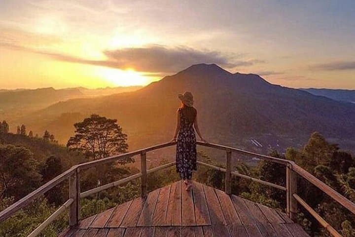 Bali Sunrise and Fog at Pinggan Village - Kintamani Photo Tour