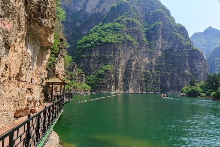 Private 2-Day Beijing Tour: Mutianyu Great Wall & Longqing Gorge photo 3