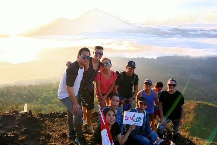 Mount Batur Sunrise Trek: Toyabungkah Summit and Crater Rim Experience photo 3