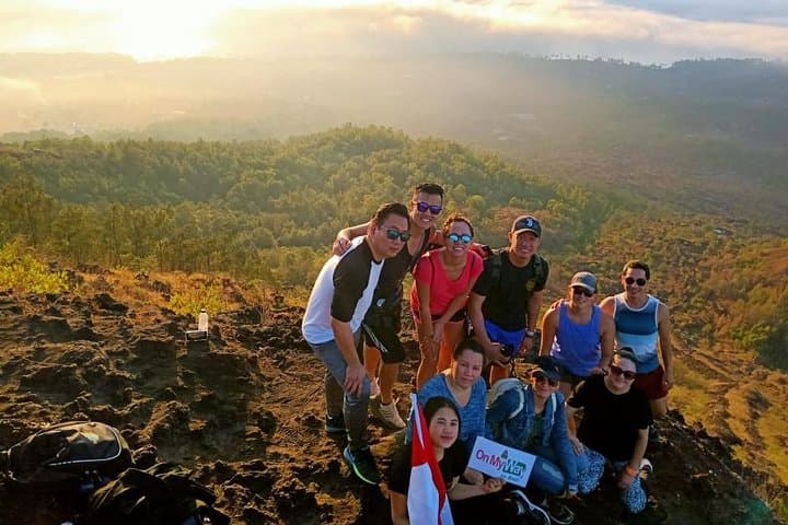 Mount Batur Sunrise Trek: Toyabungkah Summit and Crater Rim Experience photo 4