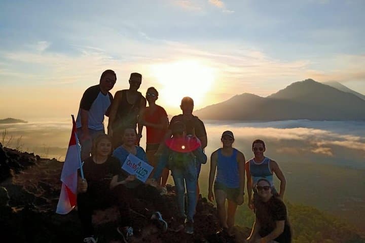 Mount Batur Sunrise Trek: Toyabungkah Summit and Crater Rim Experience photo 5