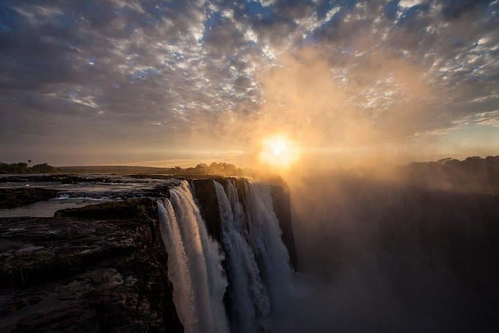 Two-Country Victoria Falls Day Tour: Zimbabwe & Zambia Highlights photo 3