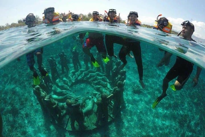 Private Snorkeling Gili Islands: Coral Gardens, Underwater Statues & Turtle Encounters
