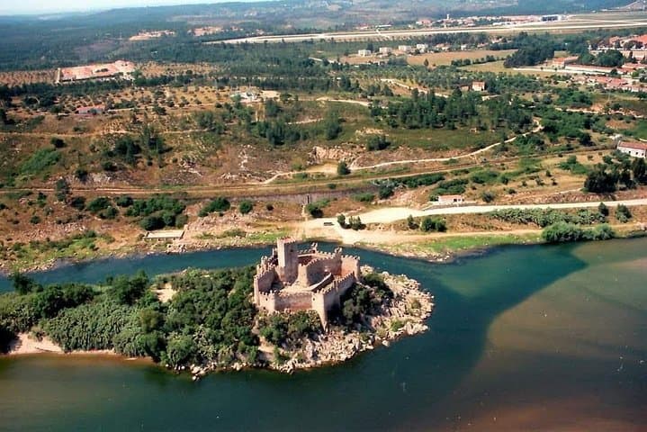 Private Templars Tour: Almourol, Tomar & Santarém Day Trip photo 2