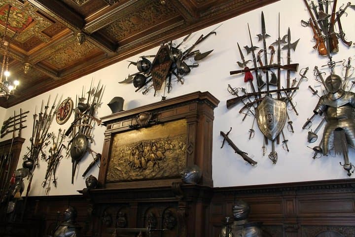Carpathian Castles Day Trip: Peles, Bran and Brasov Private Tour from Bucharest photo 6