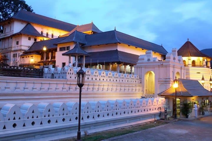 Private Sri Lanka Tour: Kandy, Sigiriya, Galle & Bentota (6 Nights) photo 4