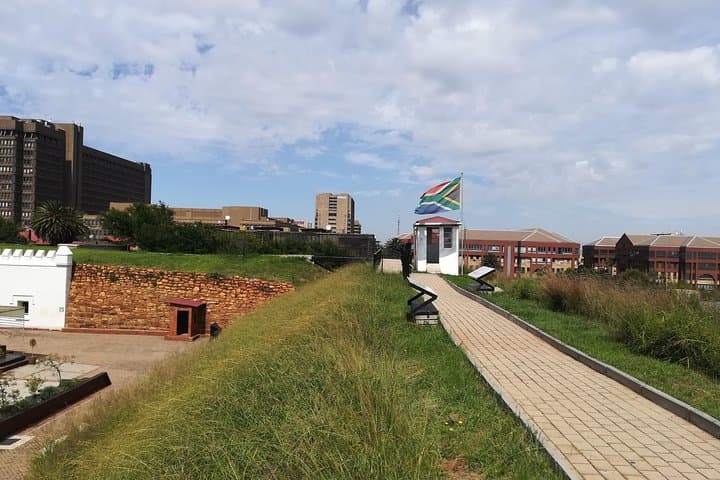 Johannesburg Walking Tour: Constitutional Hill, Carlton Centre & Maboneng