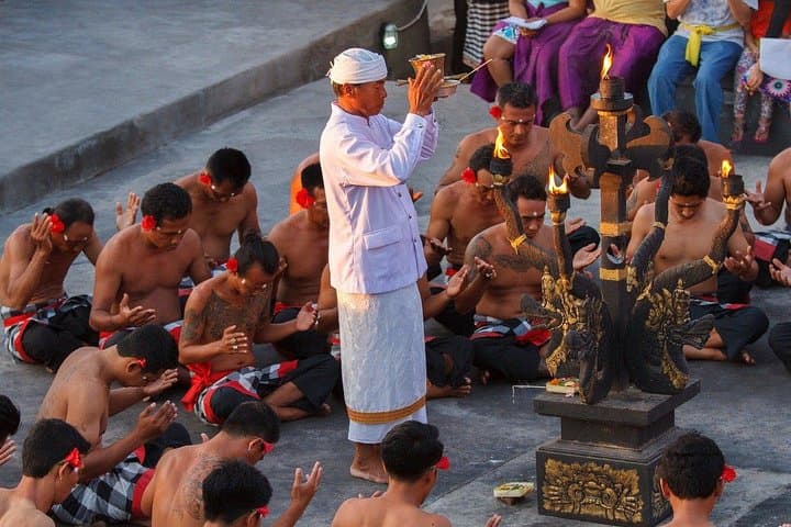 Uluwatu Temple Sunset & Kecak Dance: Private Evening Tour with Jimbaran Seafood photo 3