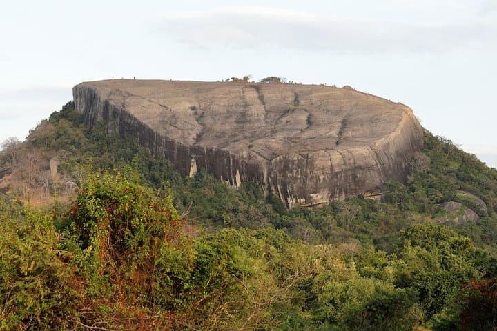Pidurangala Rock Day Hike from Kandy: Panoramic Views, Temple & Local Crafts photo 5