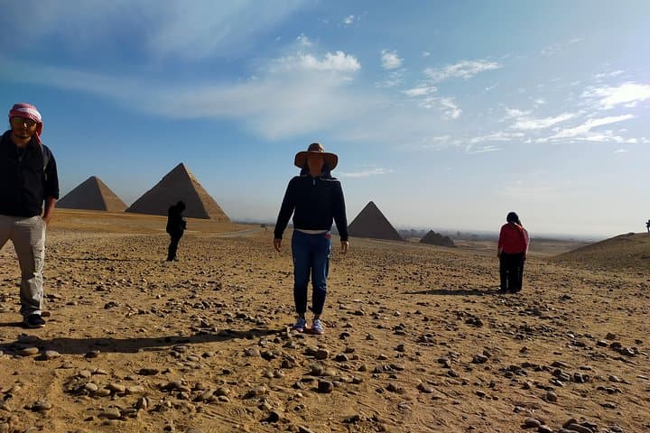 Private Guided Tour: Giza Pyramids, Sphinx & Egyptian Museum photo 2