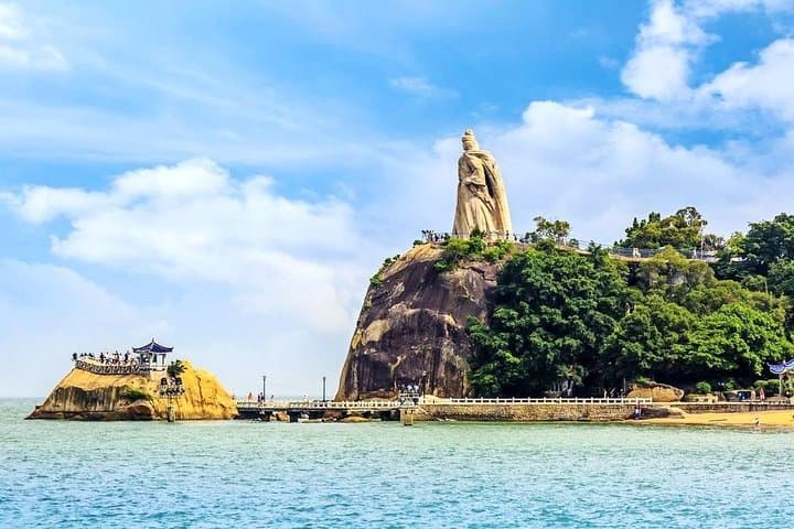 Half-Day Xiamen Private Tour — Gulangyu Island & Classical Garden Experience photo 3