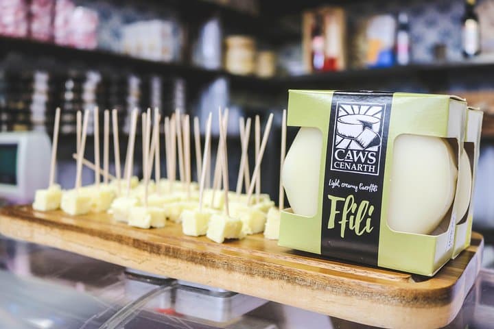 Cardiff Castle to Cardiff Market: 2.5‑Hour Walking & Tasting Tour