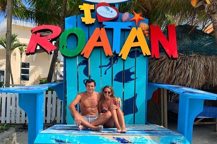 Roatan Shore Excursion: West Bay Beach, Chocolate & Wildlife Eco-Park Private Tour