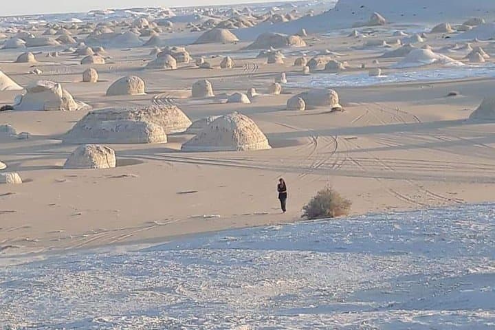 Overnight Bahariya Oasis: Black & White Desert and Crystal Mountain Adventure photo 5