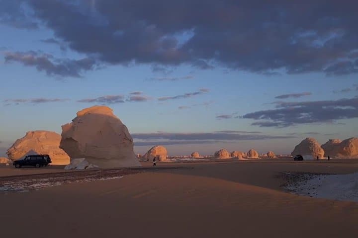 Overnight Bahariya Oasis: Black & White Desert and Crystal Mountain Adventure photo 6