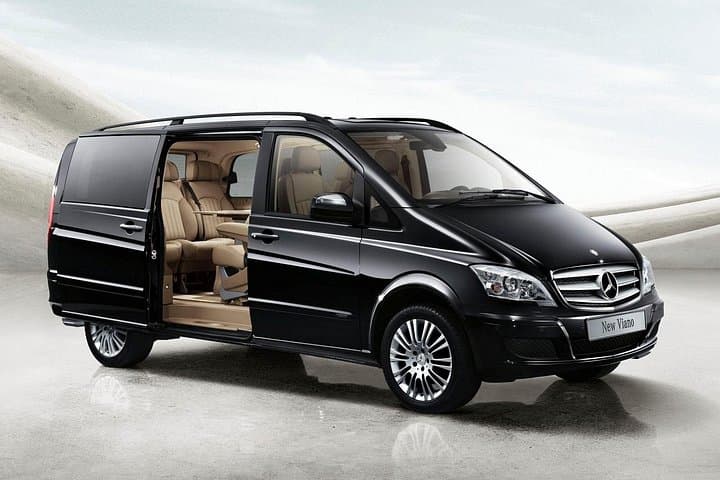 Dubai Airport Arrival Transfer: Private Meet-and-Greet to City Hotels photo 2