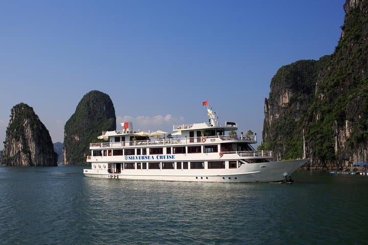 Halong Bay 2-Day Overnight Cruise: Kayak, Cave & Sunrise on Limestone Islands photo 3