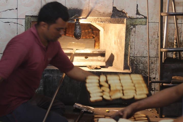 Delhi Culinary Evolution Tour: Old & New Delhi Food History and Iconic Eats photo 2