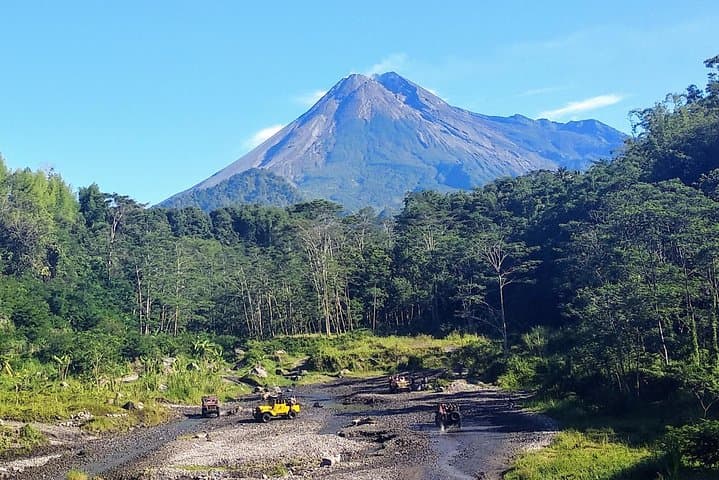 Merapi Volcano Jeep Adventure and Sunset at Ijo Temple photo 3
