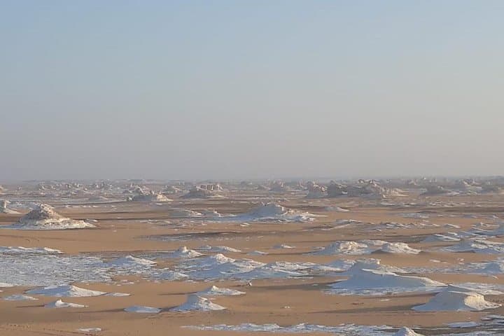 Overnight Desert Adventure: Bahariya Oasis, Black & White Deserts & Crystal Mountain photo 4