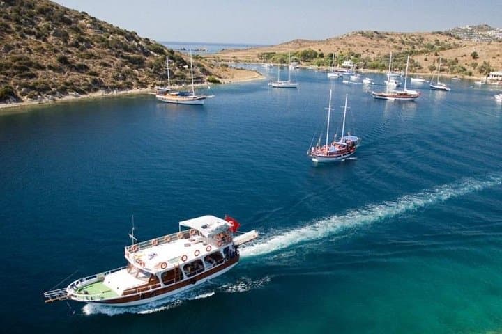 Kusadasi Boat Trip: Bays, Snorkeling & Views to Samos