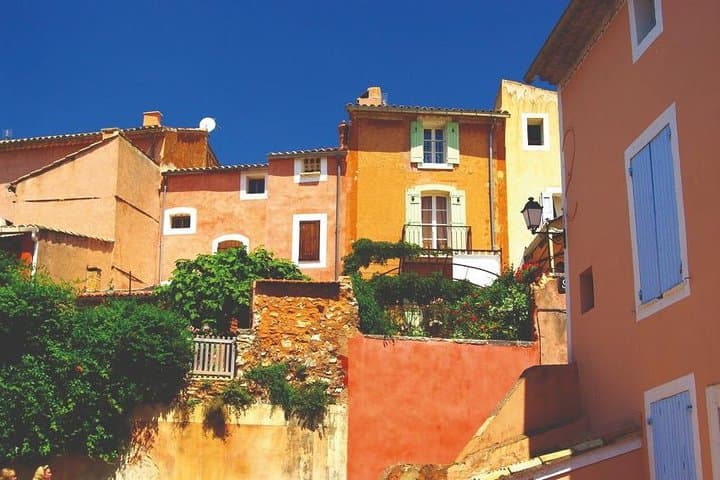 Best of Provence Day Tour from Avignon: Gordes, Roussillon & Pont du Gard photo 4