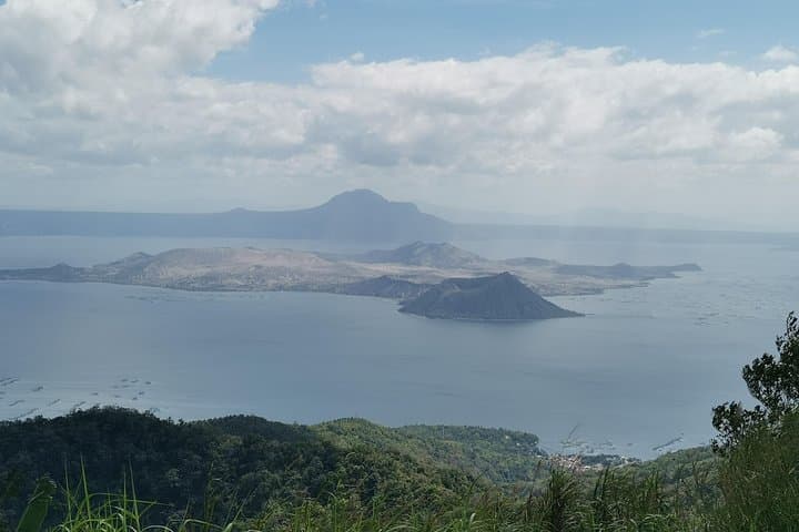 Taal Volcano and Pagsanjan Falls 2-in-1 Day Tour from Manila: Volcano Views and River Rapids photo 2