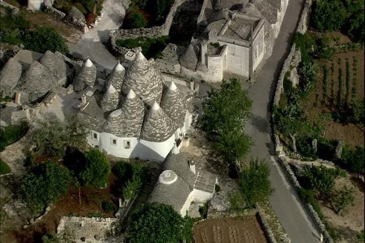 E‑Bike Loop Through Puglia’s Itria Valley: Alberobello, Locorotondo & Winery Tastings photo 3