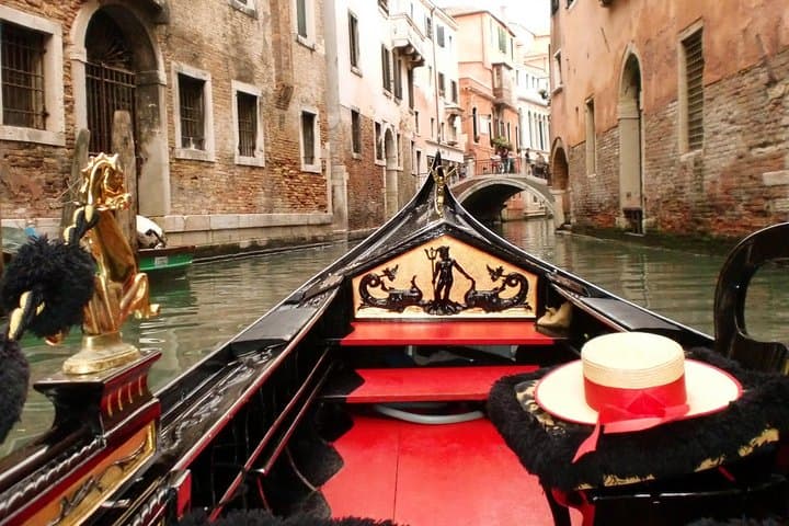 Private Gondola Ride from Rialto — 45-Minute or 1-Hour Venice Experience