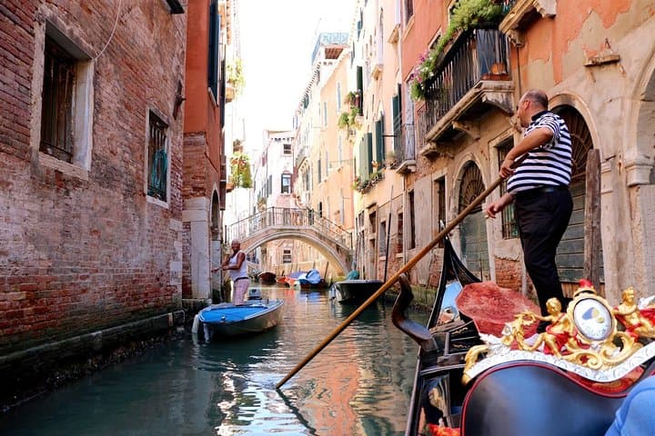 Private Gondola Ride from Rialto — 45-Minute or 1-Hour Venice Experience photo 2
