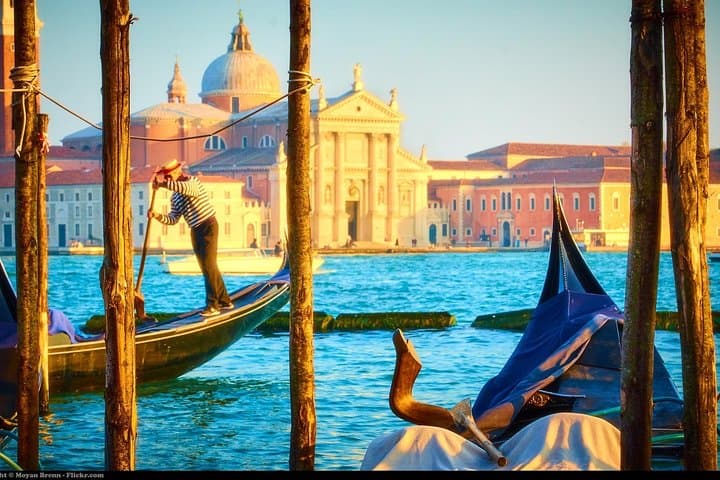 Private Gondola Ride from Rialto — 45-Minute or 1-Hour Venice Experience photo 4