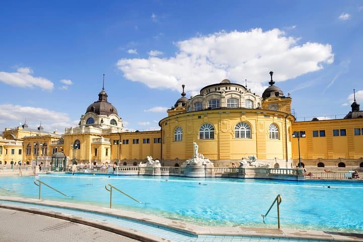 Budapest Széchenyi Spa and Danube Evening Cruise: Thermal Baths, Night Views & Dinner photo 3