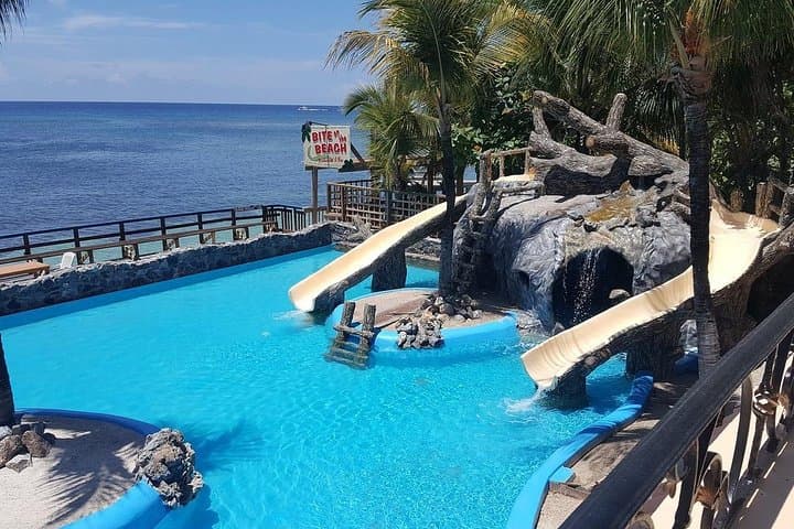 Roatán Booze, Brews & Beach: Half-Day Brewery, Rum and Chocolate Tour photo 3