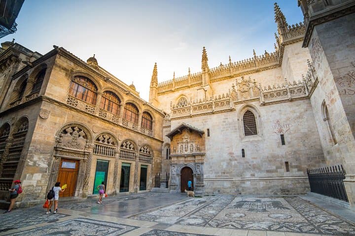 Granada in Half a Day: 4 Neighborhoods, 4 Cultures Walking Tour photo 4