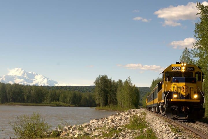 Hurricane Turn Train from Talkeetna: Flagstop Round-Trip to Hurricane Gulch photo 2