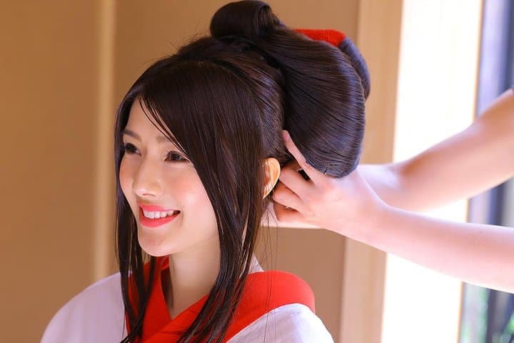Maiko and Samurai Transformation in Kyoto's Higashiyama — Kiyomizudera Costume Experience photo 6
