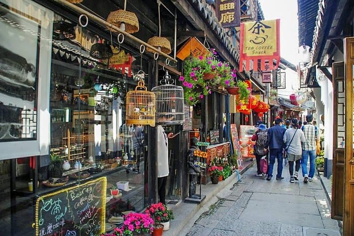 3-Day Private Shanghai Highlights Tour: Bund, Gardens & Water Town