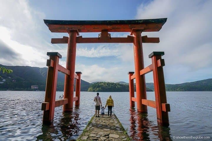 Hakone Full-Day Private Tour from Tokyo — Owakudani, Lake Ashi & Art Museums photo 2