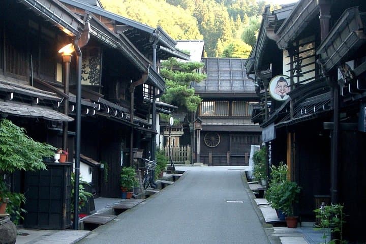 Private Takayama Walking Tour: Full-Day With Government-Licensed Guide photo 6