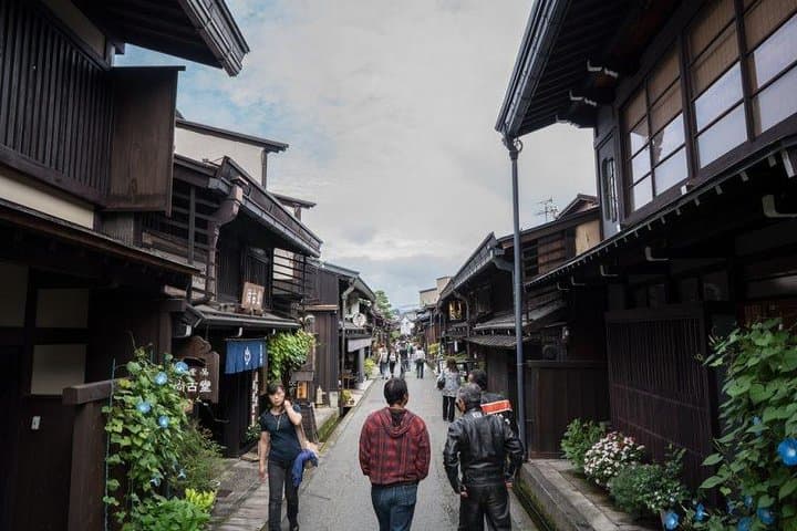 Private Takayama Walking Tour: Full-Day With Government-Licensed Guide photo 4